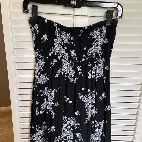 Old Navy Strapless Floral Maxi Dress, Size S, Black, Blue & White Multi - Picture 4 of 10